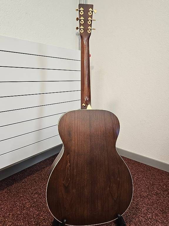 Martin & Co. Instruments de musique: Martin OME Cherry (FSC®-certified) – D'occasion à Bannwil par Mfblues 1
