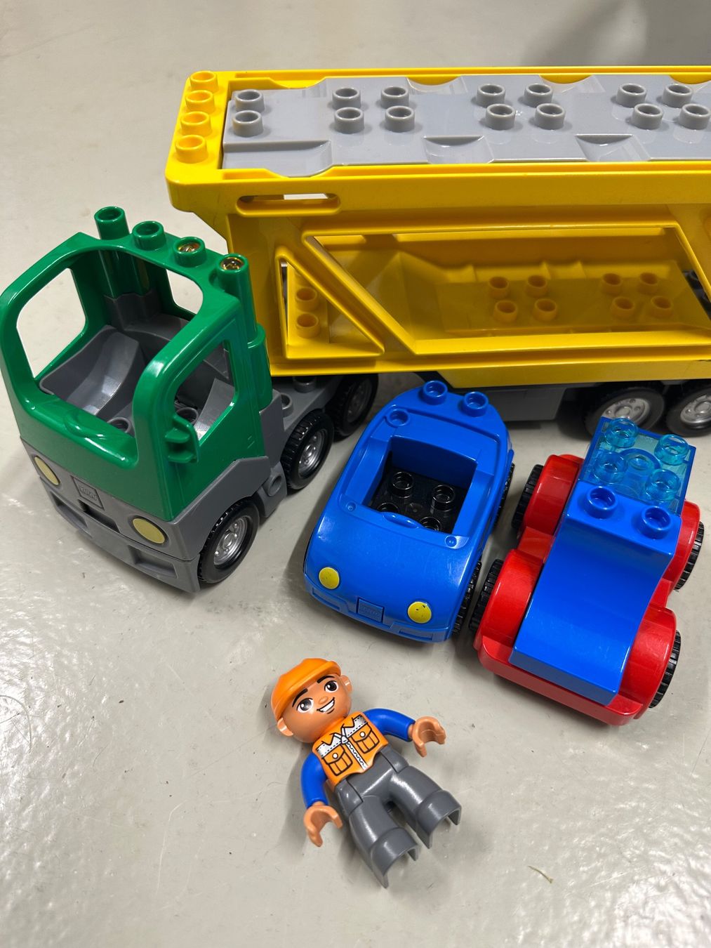 Lego Kit di costruzioni: LEGO Duplo LKW Autotransporter – Usato da Ziefen venduto da elika 2