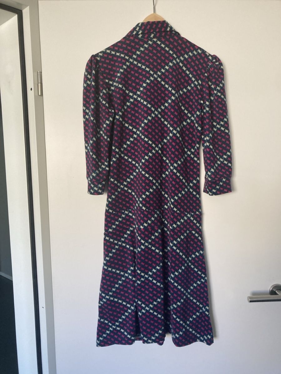 Kleider: VKleid Vintage gemustert Marke Limited Chenaski – Gebraucht aus Frenkendorf von Bleandro 1