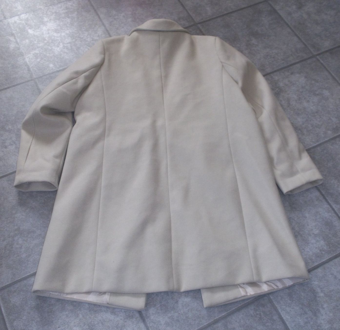 Cappotti: Damen Mantel Grösse XL – Usato da Kaltbrunn venduto da Cindy99 1