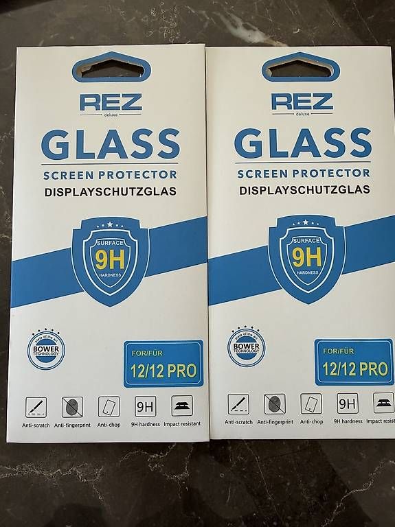 Cover & Protezioni schermo: Display Schutzglas für iPhone 12pro – Usato da Küsnacht ZH venduto da TinaSimona.31