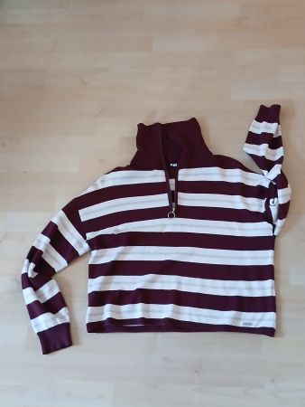 Gestrickter Pullover mit Kragen und RV, Grösse L