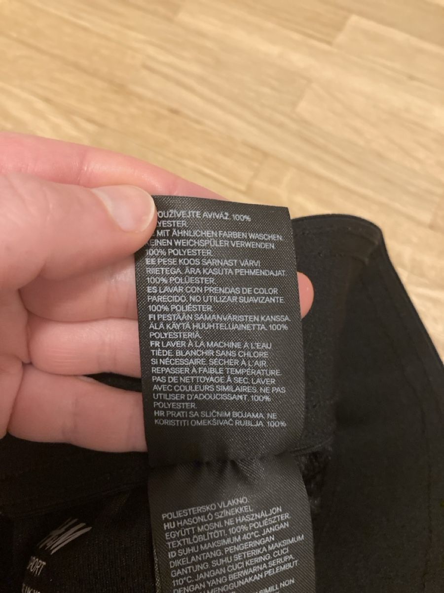 H&M Pantalons: Kurze Sporthose schwarz – D'occasion à Urtenen-Schönbühl par alessibas 3