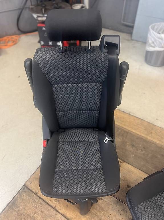VW Altri accessori per camping: VW Drehsitze T5/T6/T6.1 – Usato da Zollikofen venduto da Mufu2 2
