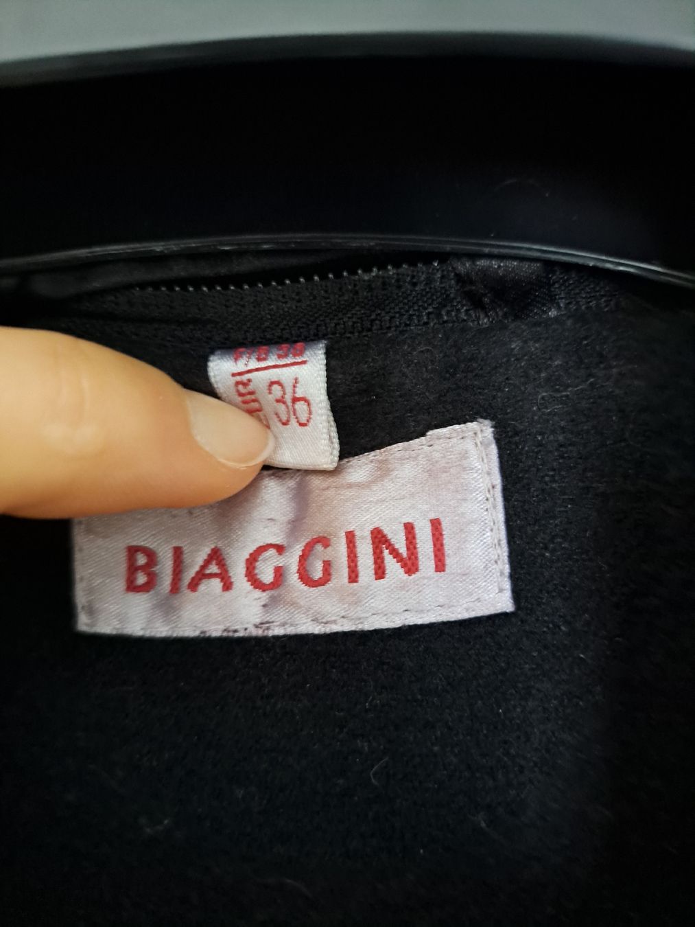 Cappotti: Biaggini Winter Mantel, Gr. 36, schwarz – Nuovo (secondo la descrizione) da Oberdiessbach venduto da Noeusu 1
