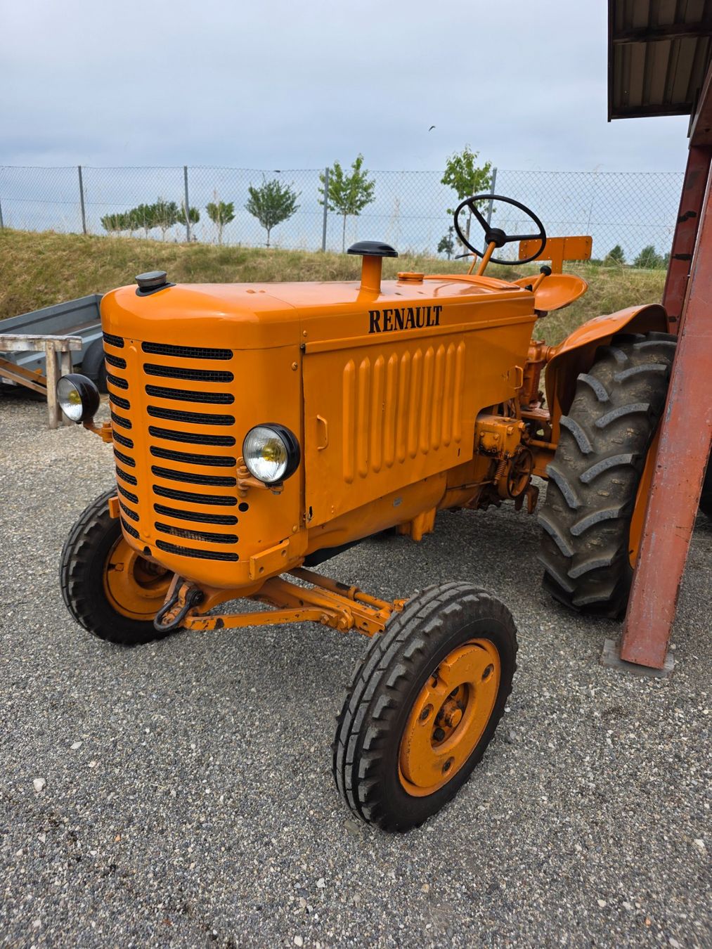 Renault Trattori: Tracteur Renault R3042 – Usato da Grandfontaine venduto da ram_8jhg 1