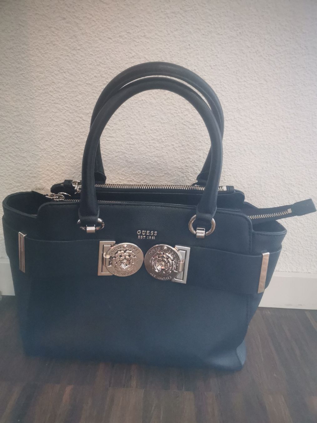 Guess Borse da donna: Guess Tasche – Usato da Zürich venduto da ssi_6pt7