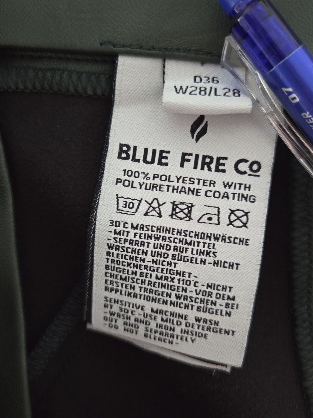Pantaloni: Hose, Kunstlederhose, Blue Fire – Usato da Wiesendangen venduto da Sinhuk 2