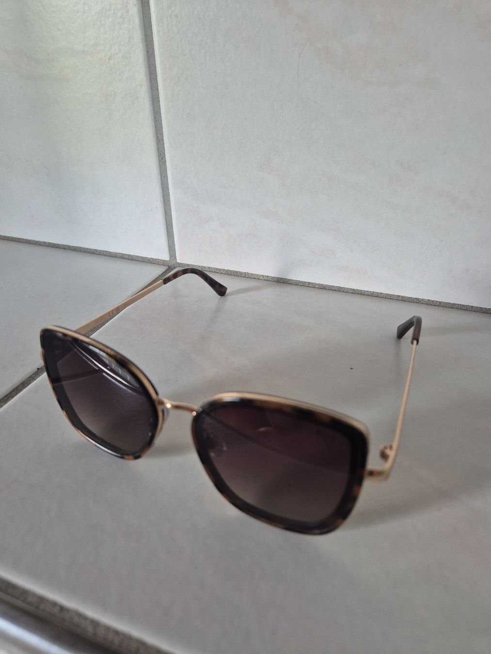 Brillen & Gläser: ELLE sunglasses – Gebraucht aus Kilchberg ZH von emi_6vtg 1