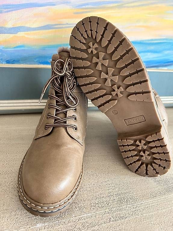 Damenschuhe: Stiefelette gefüttert Grösse 38 – Neu (gemäss Beschreibung) aus Niederglatt ZH von Julia_4 2