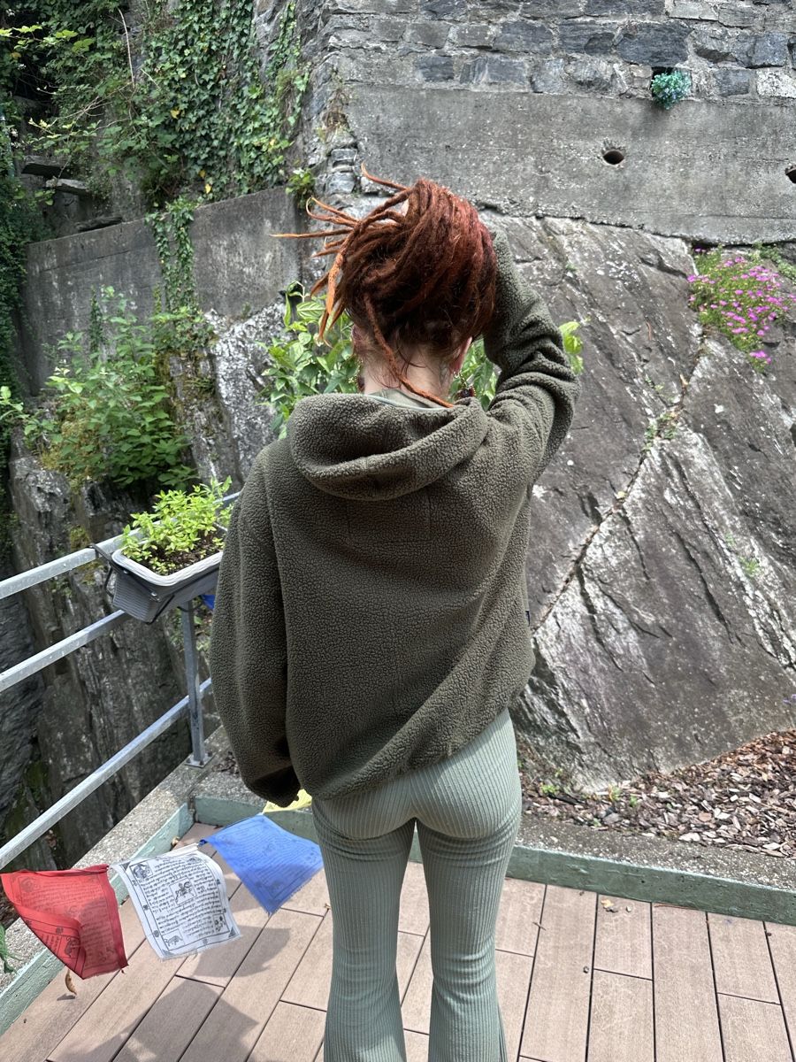 Maglioni & Felpe: Beautiful teddy sweater – Usato da Bellinzona venduto da Samirablank 2