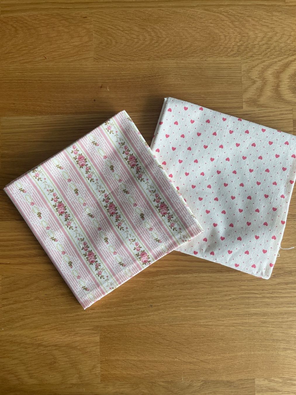 Stoffe: Fat quarter/Coupon patchwork-couture Roses & Coeurs – Neu und originalverpackt aus Gland von san_xz5j 2