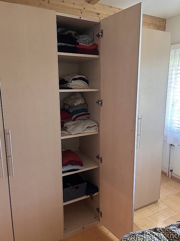 Pfister Armadi: Kleiderschrank Möbel Pfister – Usato da Windisch venduto da _gris_ 2