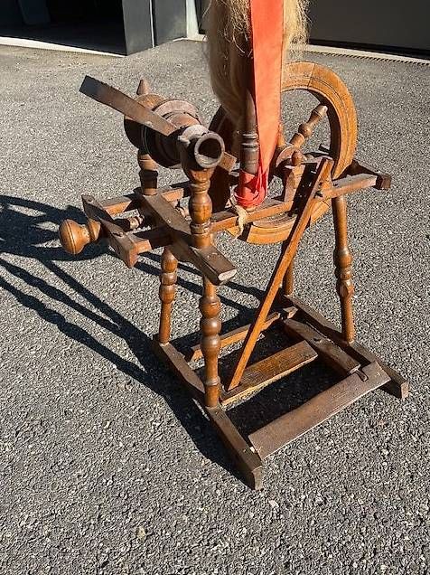 Ruote per filare: ancien rouet (Grisons) – Usato da Saules venduto da Pathan 2