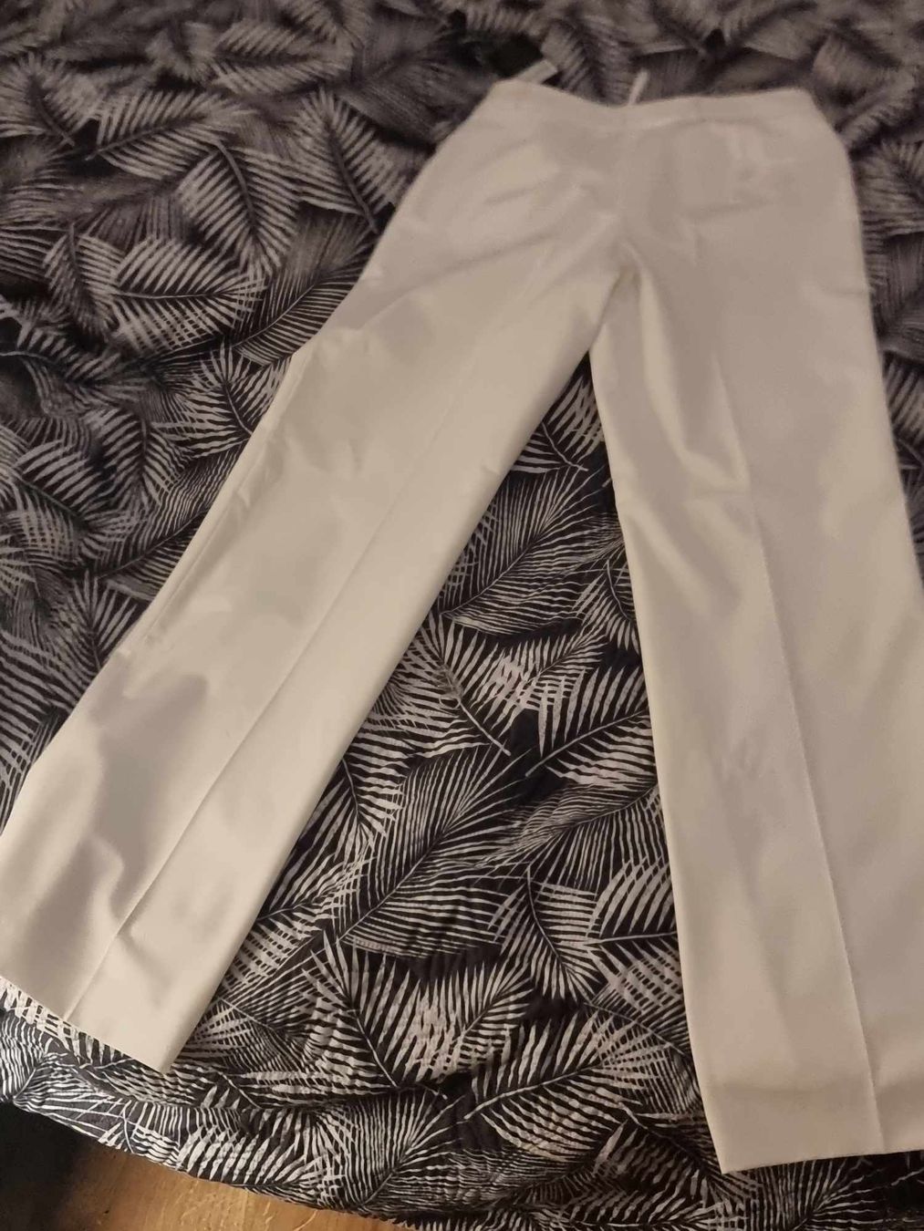 Madeleine Hosen: Pantalon Madeleine blanc élégant, taille M, neuf – Neu und originalverpackt aus Tecknau von Anadias 1