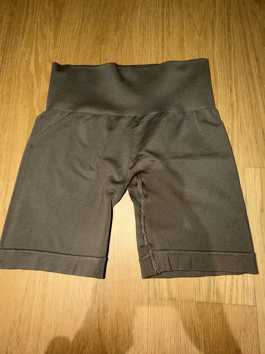 Teveo Leggings: Teveo Shorts – Nuovo (secondo la descrizione) da Zürich venduto da lxrexaa