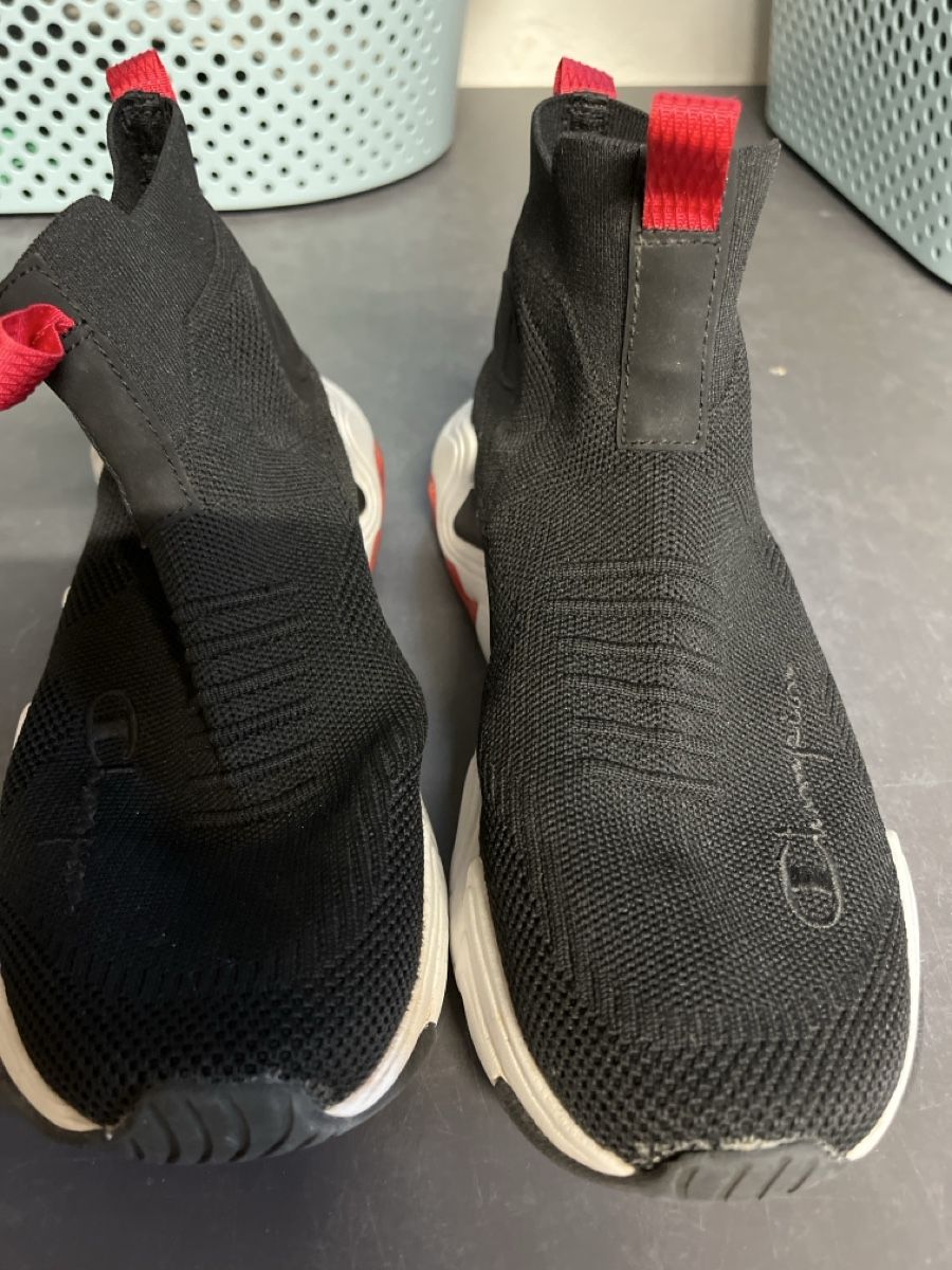 Champion Scarpe da uomo: Champion Sportschuhe Gr. 40.5 – Usato da Aarau venduto da SCH_EV 1