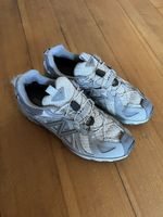 New Balance 610