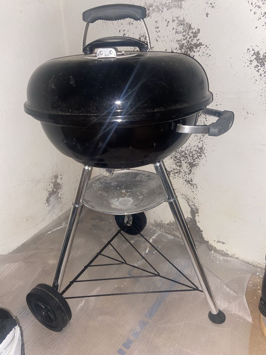 Griglie: Weber Holzkohlegrill Compact Kettle – Usato da St.Gallen venduto da Arc9 1