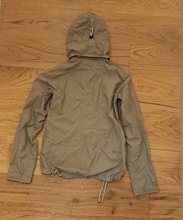 Giacche: Regenjacke von Peak Performance, Gr. S – Usato da Gurzelen venduto da Nikita015 1