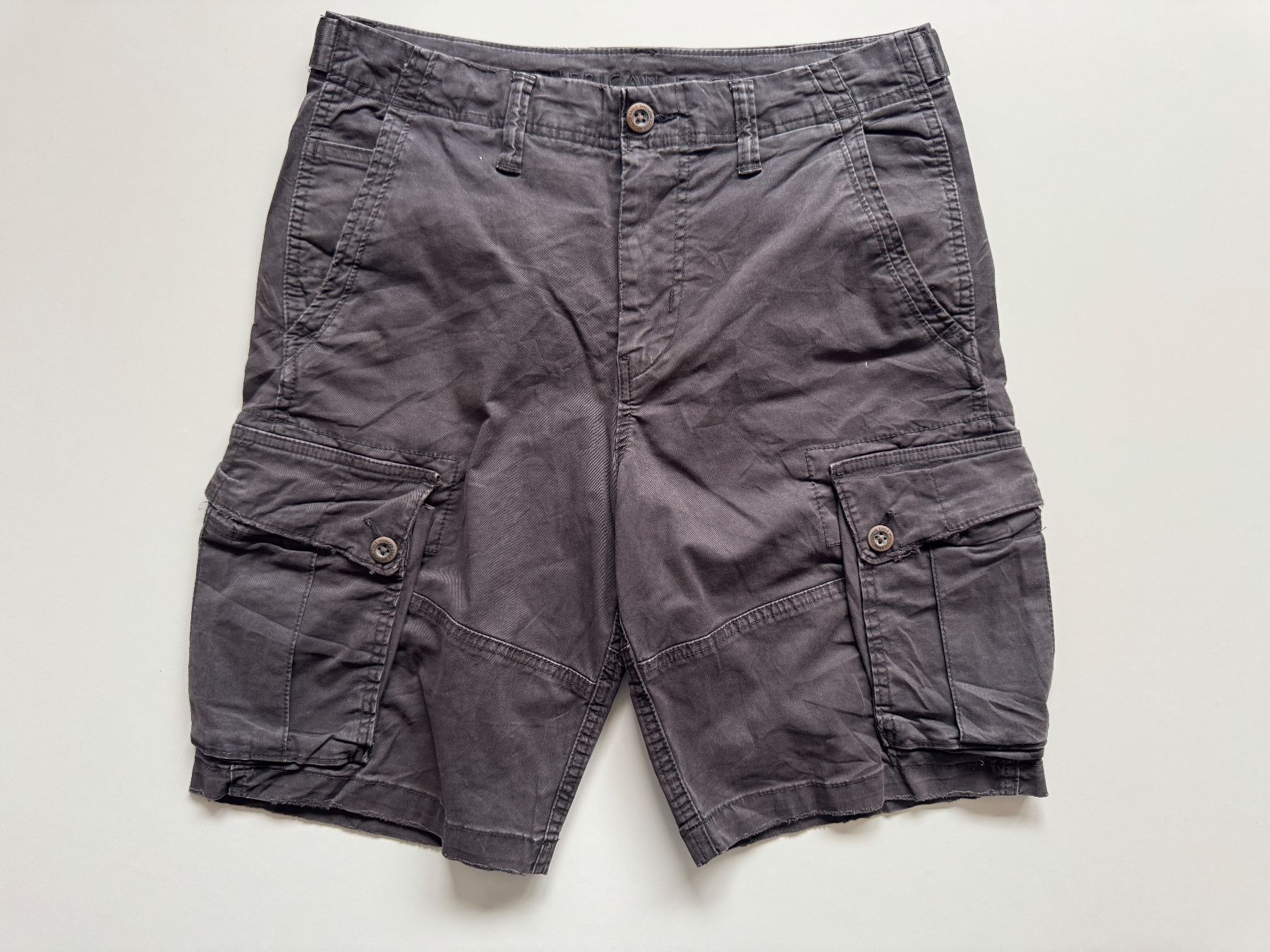 American Eagle Pantaloni: American Eagle Flex short Cargo W31 bermuda 6 pockets – Usato da Neuchâtel venduto da _Easy_to_Find_