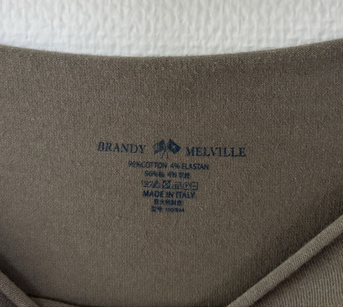 Brandy Melville Top: Langarmshirt von Brandy Melville – Nuovo (secondo la descrizione) da Müllheim Dorf venduto da Lavwy 1