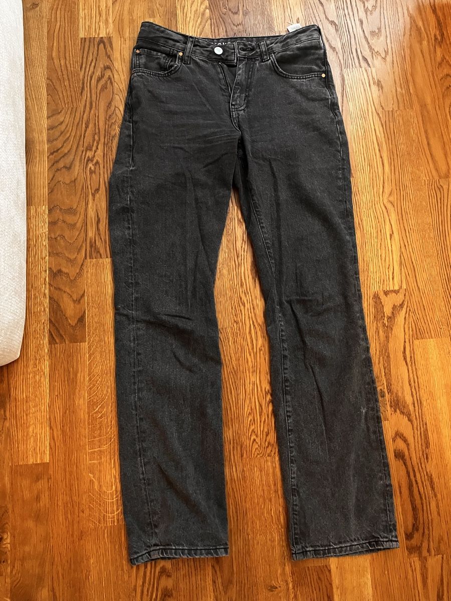 Jeans: BikBok low straight – Gebraucht aus Kirchberg BE von mii_9swf 1