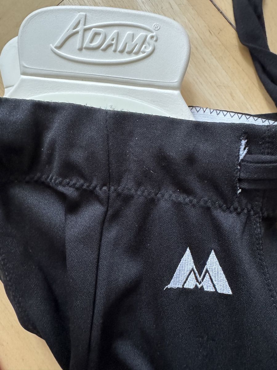 Protezioni & Imbottiture: Black Maxx Shoulder Pads Grösse L inkl. Back Plate – Usato da Bern venduto da Sonne26Mond 5