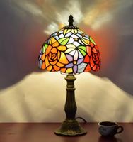 Lampe de table de style Tiffany ,  en verre teinté