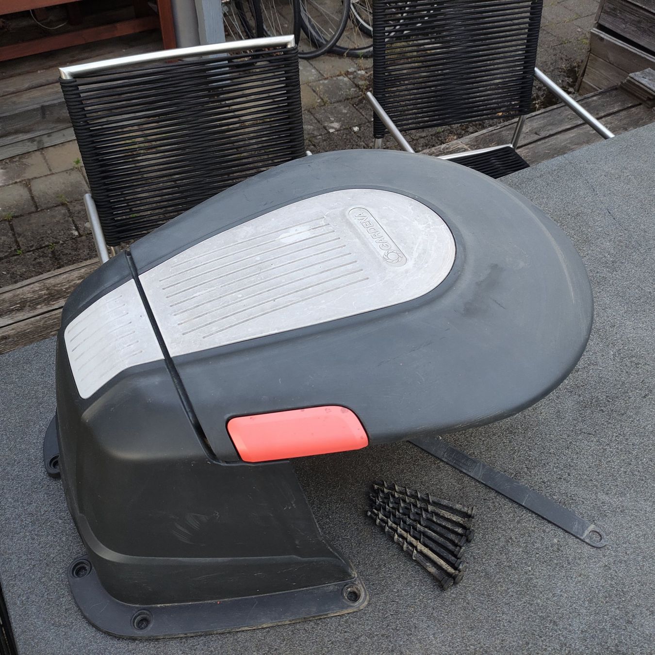 Gardena Tondeuses à gazon: Gardena Robotergarage – D'occasion à Schmerikon par Natida0