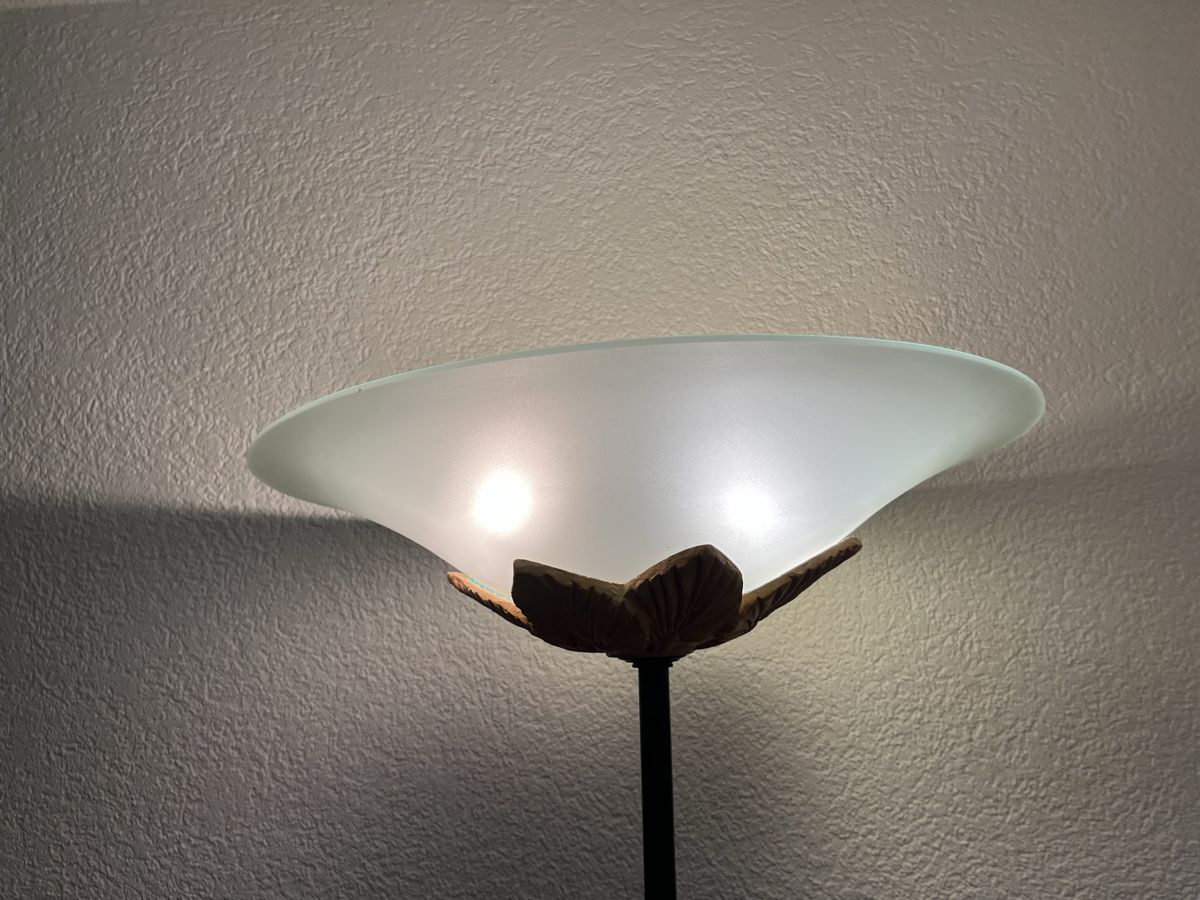 Lampade: Elegante Stehlampe mit Glas – Usato da Rüti ZH venduto da Walti0 4