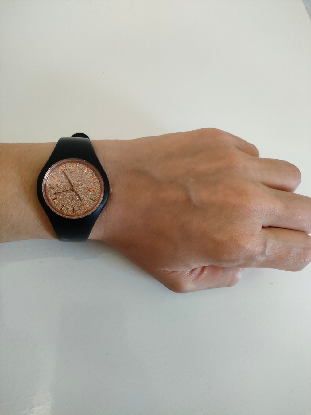 Ice watch Orologi: Modische Ice-Watch Quarzuhr schwarz – Usato da Dietikon venduto da Branquinha1981 1