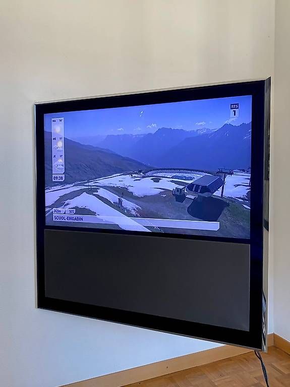 Televisori: Bang & Olufsen Beovision 10-40 + télécommande + Blu-ray – Usato da Pully venduto da K_Kuhn 1