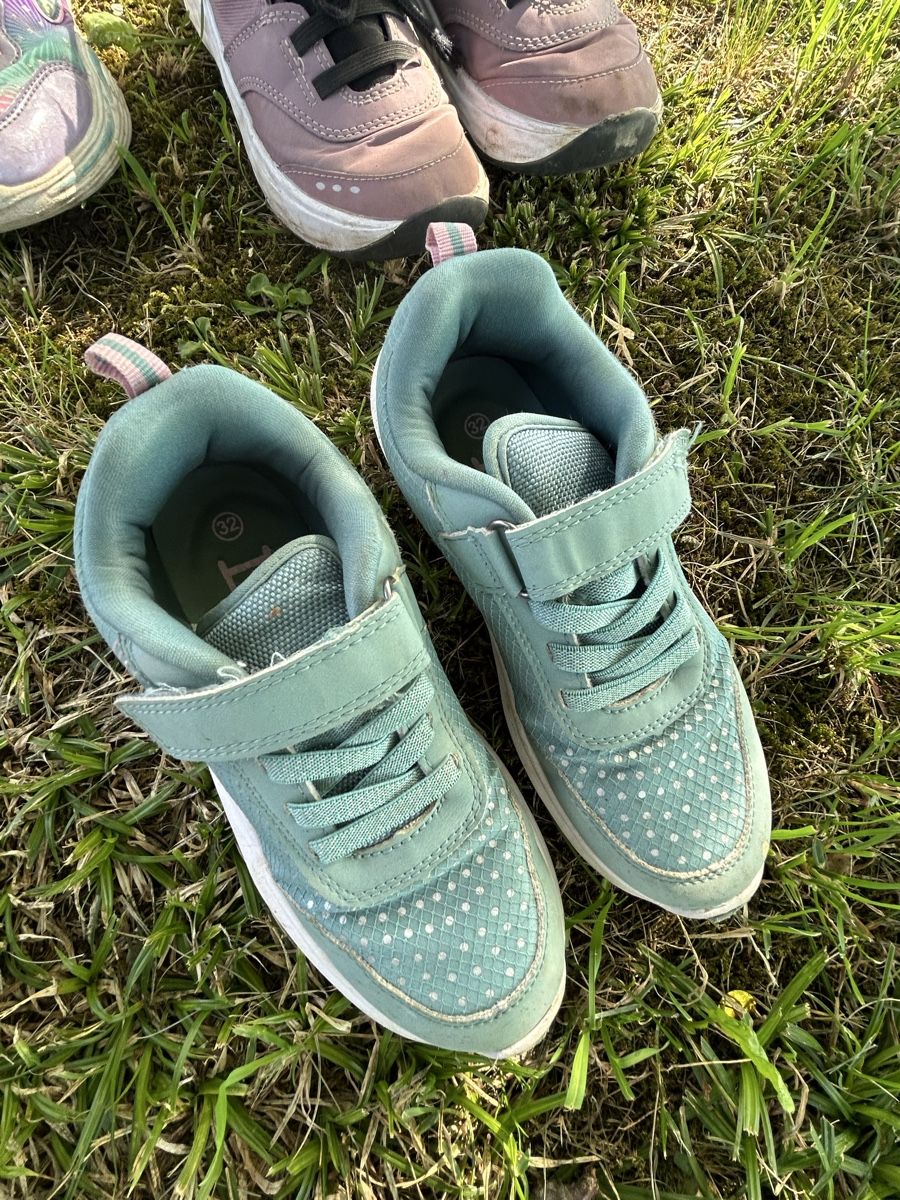 Scarpe per ragazze: Kinderschuhe – Usato da Rikon im Tösstal venduto da Ventil1978 1