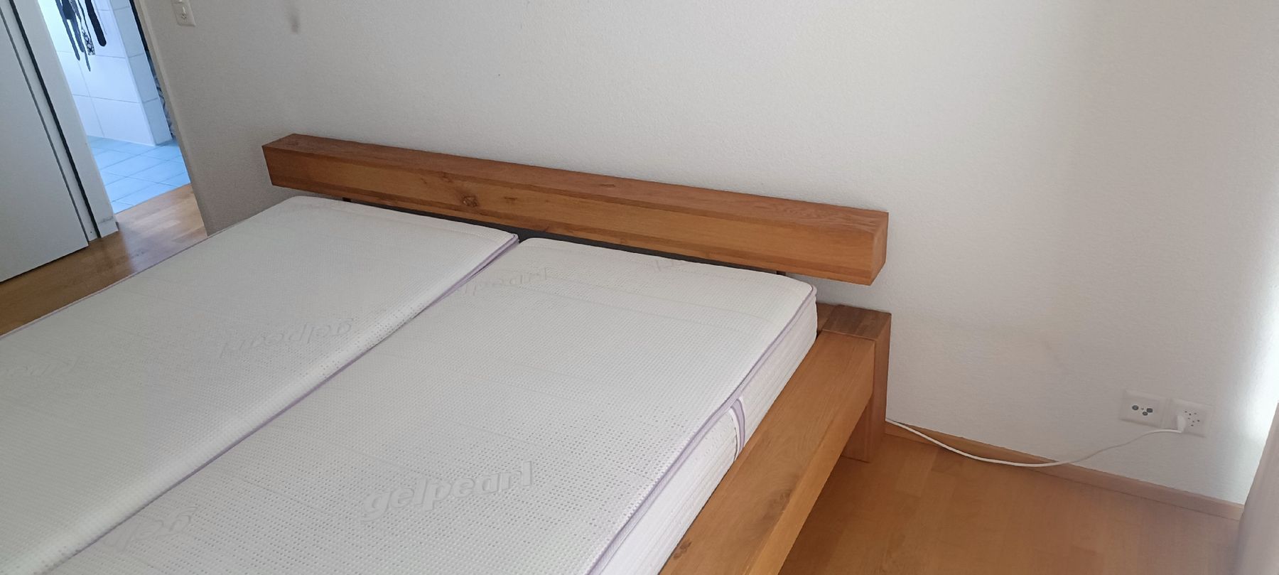 Betten: Massivholzbett – Gebraucht aus Wilen (Sarnen) von luzern.20 1