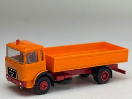 VE1- Herpa MAN Pritschen LKW orange