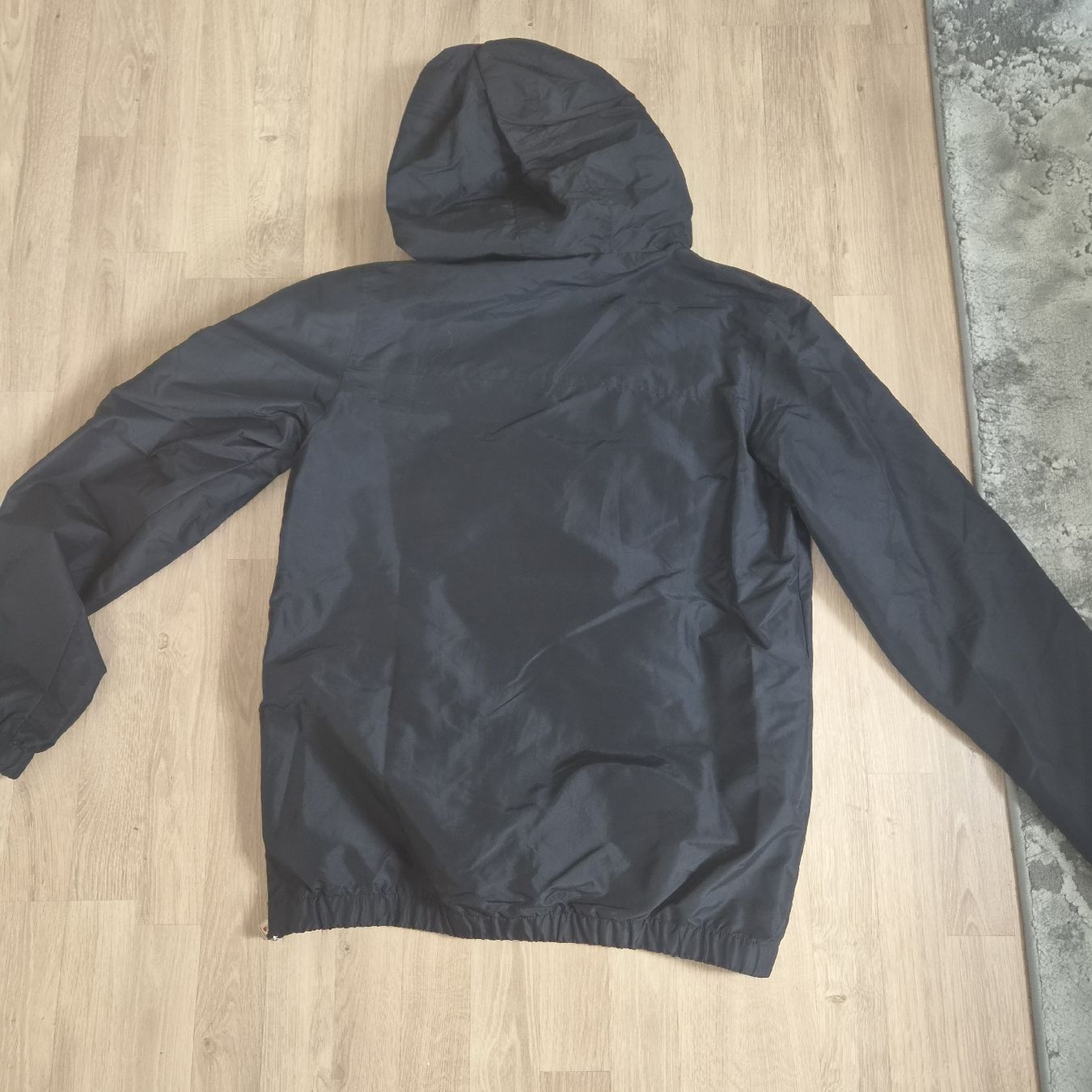 Ellesse Giacche: Ellesse Känguru Regenjacke Schwarz, Grösse M – Nuovo (secondo la descrizione) da Aesch BL venduto da PrestonMesh 4