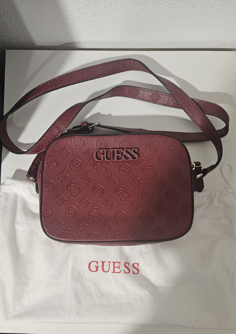 Guess Borse da donna: Guess Tasche – Usato da Mellingen venduto da Tani47