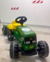 John Deere Traktor mit Anhänger
