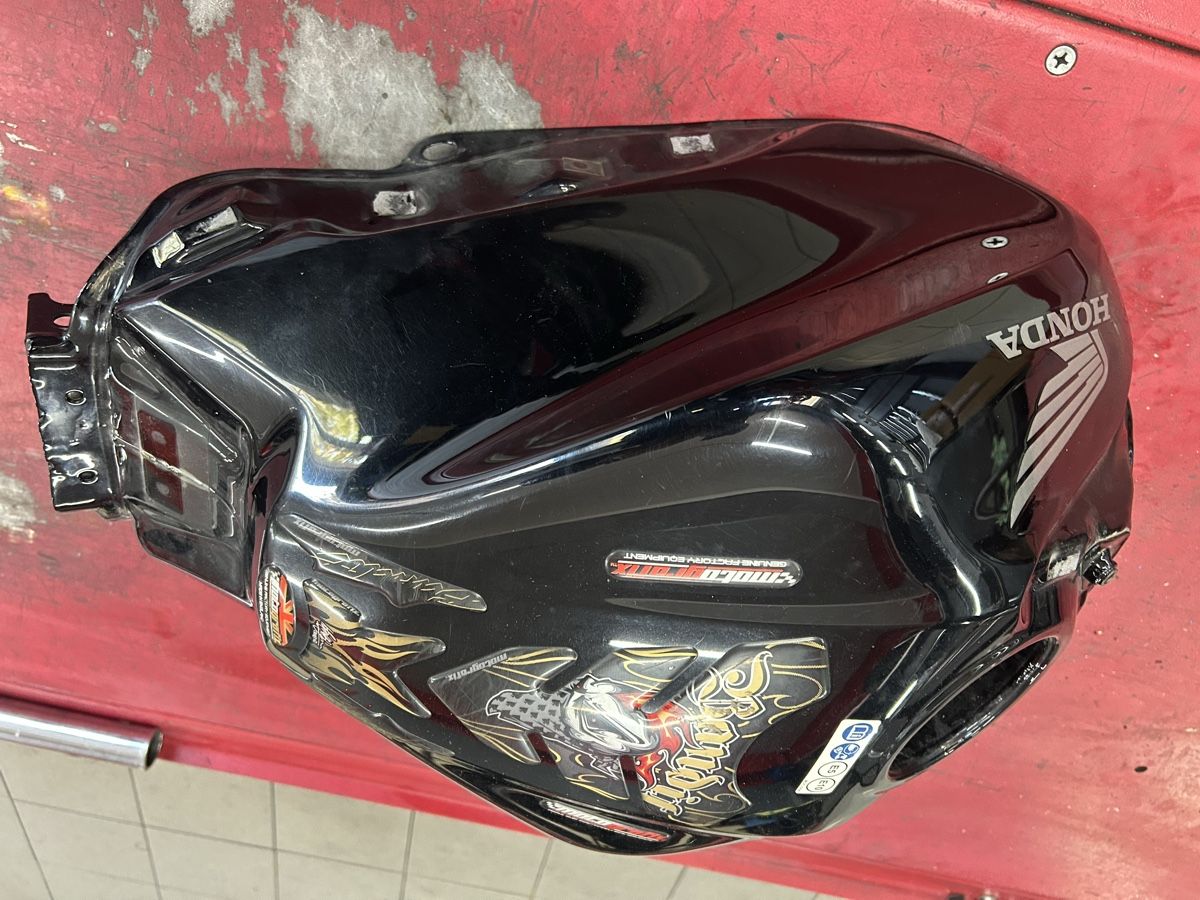 Honda Strada: Reservoir cb650r – Usato da Ecublens VD venduto da RodrigoFortunato249 4