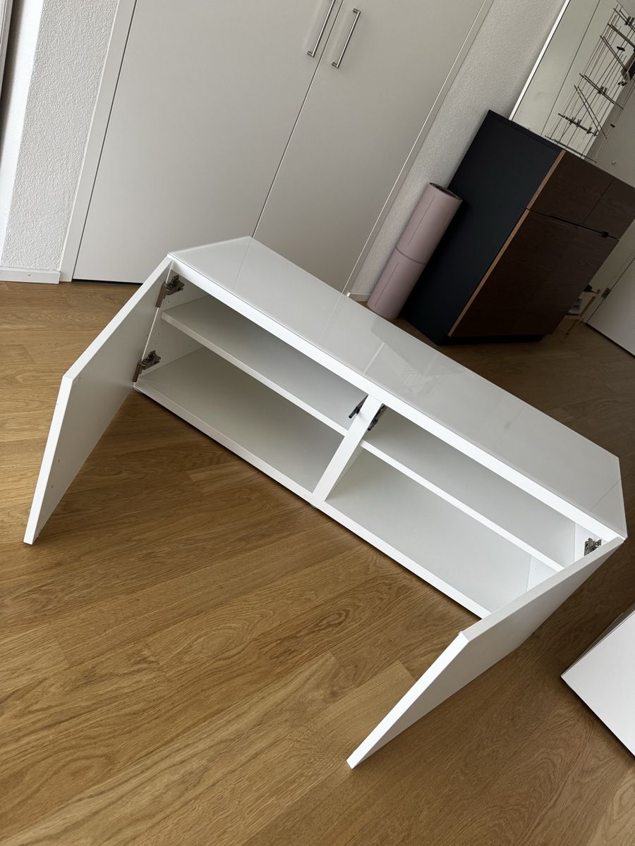 Ikea Mobili TV: Zweiteiliges TV-Möbel-Set – Usato da Ostermundigen venduto da ali_cds7 4
