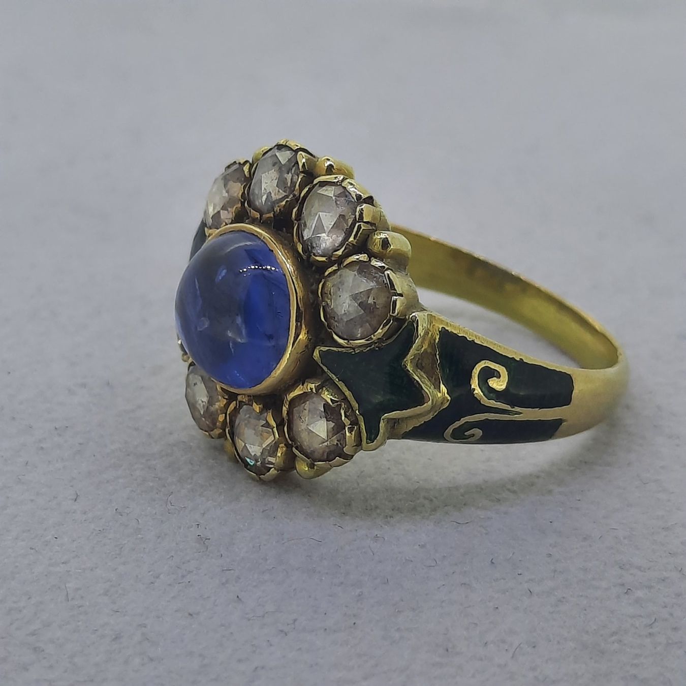 Anelli: Wunderschöner Goldring mit 8 edlen Altschliff Diamanten – Usato da Unterägeri venduto da Altgoldschmuck 4