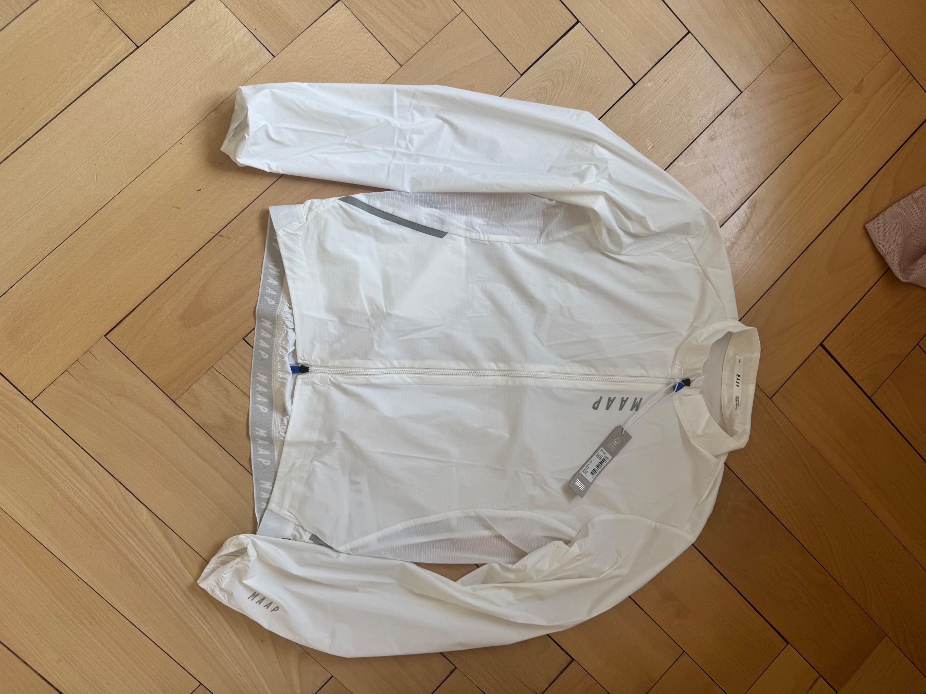 Vestes: MAAP Flow Jacket Grösse L… Neu – D'occasion à Zuchwil par janoloo
