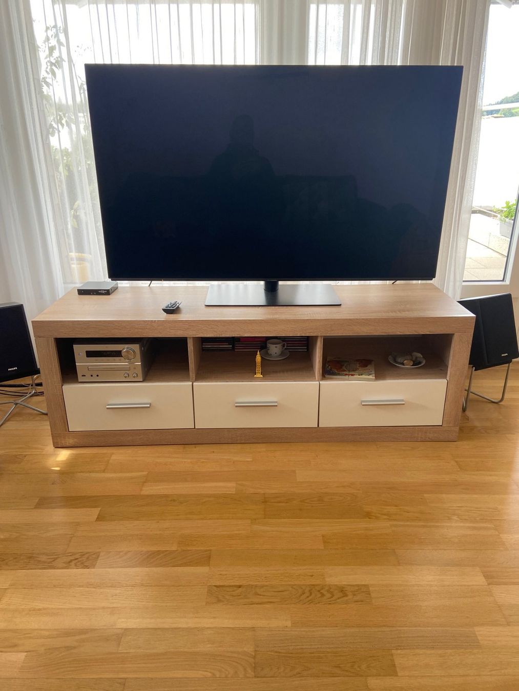 Meubles TV: Schönes Fernsehmöbel mit 3 Schubladen – D'occasion à Willisau par paum