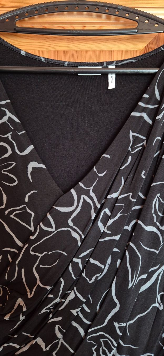 S.Oliver Vestiti: Robe noire imprimée, manches longues, élégante et chic – Usato da Troistorrents venduto da ell_6fws 1