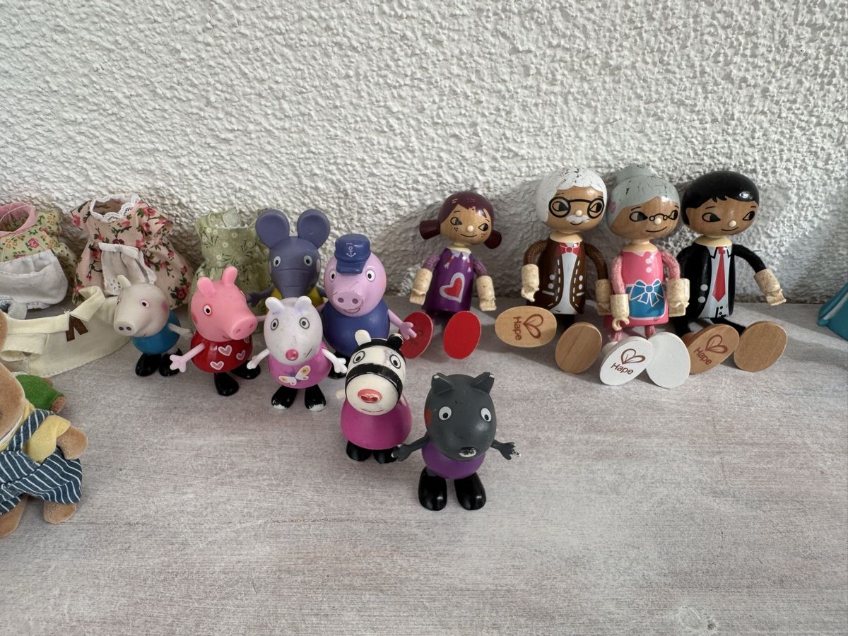 Spielzeuge: Über 70 Spielfiguren – Gebraucht aus Wolhusen von Hendrix05 4