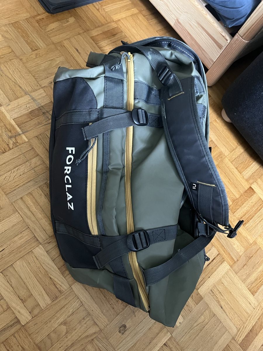 Decathlon Zaini: duffelbag 40-60l forclaz – Usato da Bern venduto da Terminator1313