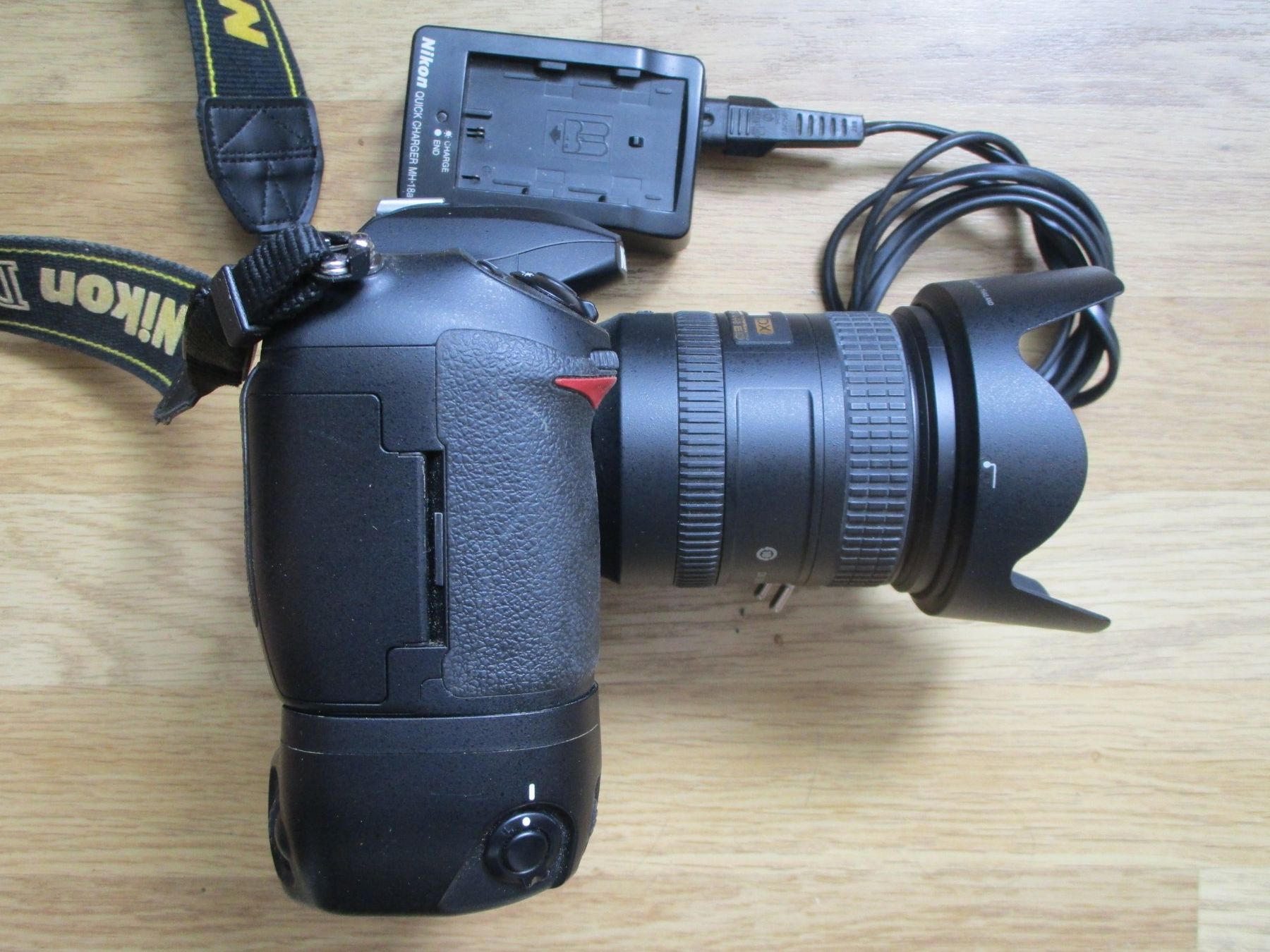 Nikon Fotocamera: Fotoapparat mit Batterieladestation  Nikon D 200 – Usato da Heimberg venduto da Lupo57 4