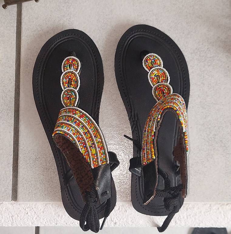 Scarpe da donna: Perlen-Sandalen – Usato da Biel/Bienne venduto da ChZ10