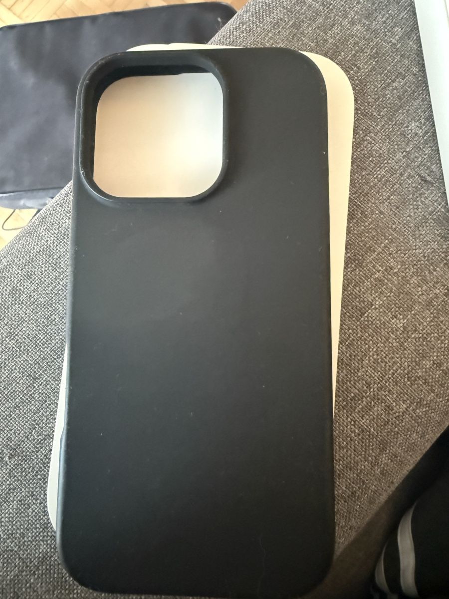 Apple Cover & Protezioni schermo: Coque silicone iPhone 16 Pro – Usato da Biel/Bienne venduto da rom_9tzb 1